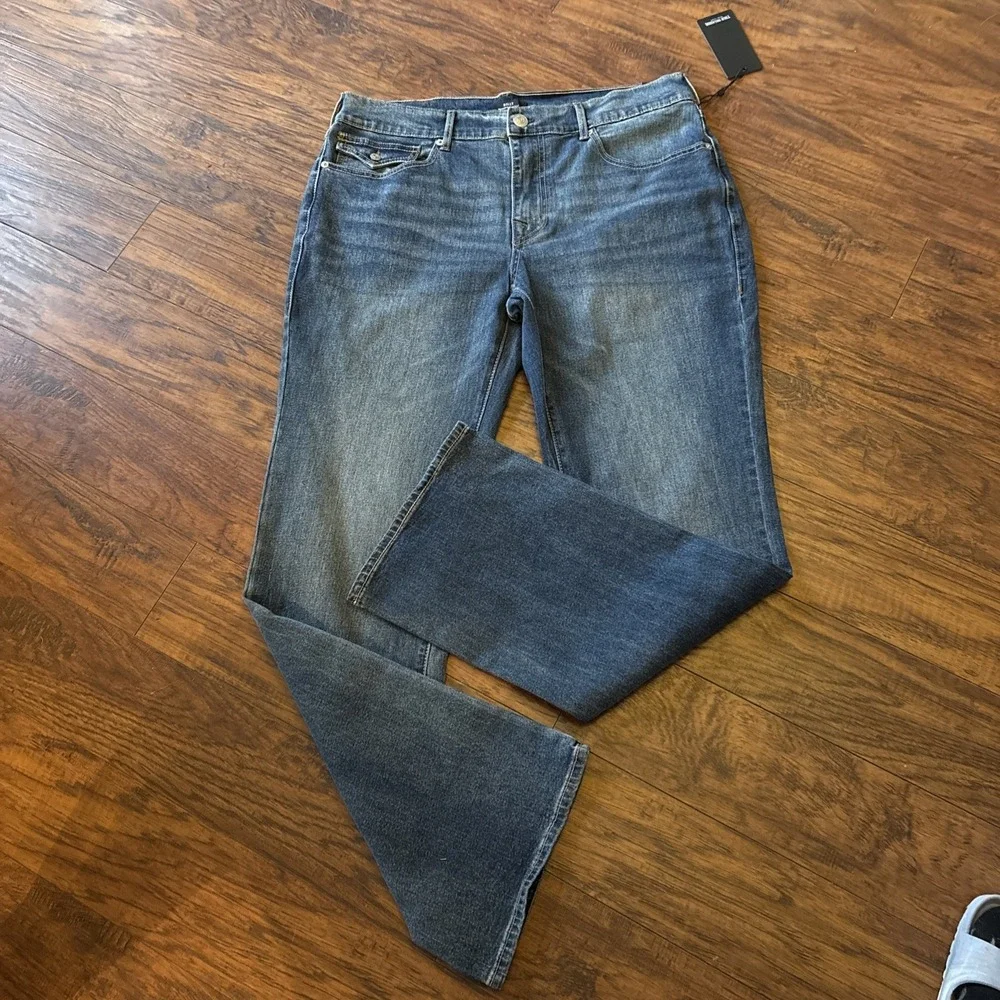 True Religion Billy Relaxed Bootcut Jeans Size 36 X 33.5 NWT
